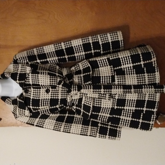 Forever 21 Jackets & Blazers - Vintage f21 Tweed plaid trench